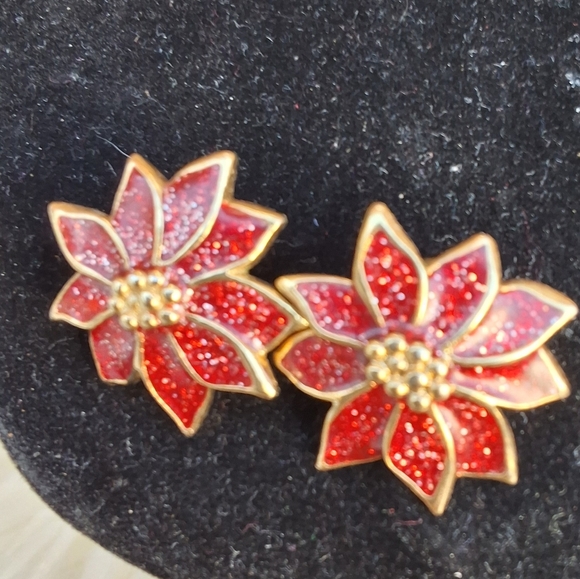 Avon Vintage Poinsetta earrings - Picture 2 of 5